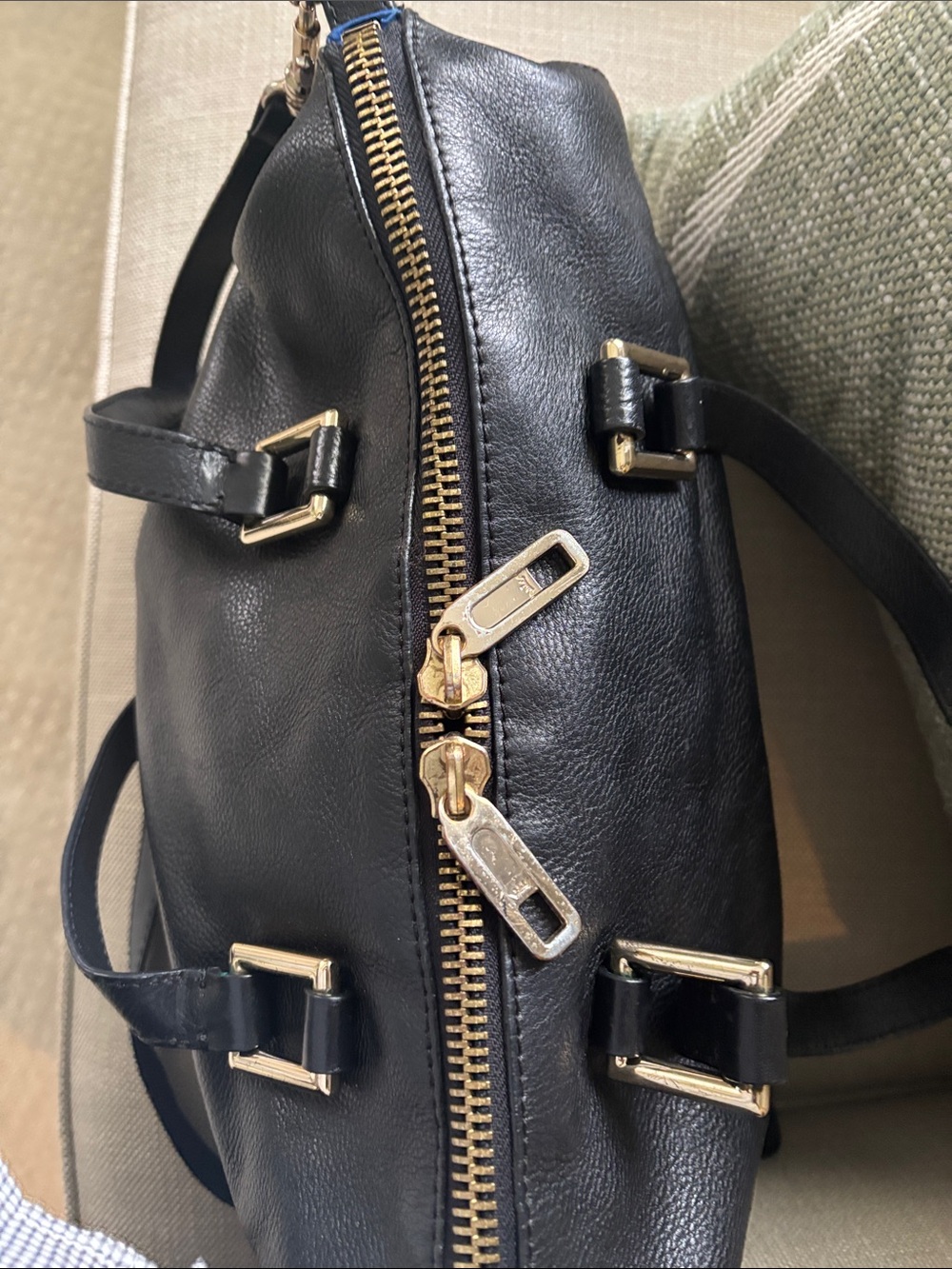Juicy Couture Black Leather Shoulder Bag with Gold Studs - Picture 4 of 5